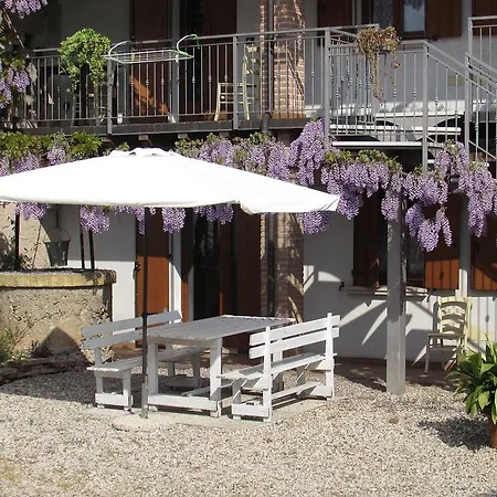 Corte Canale Virgilio Farm stay *