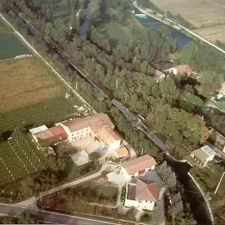 Corte Canale Virgilio 沃尔塔曼托瓦纳